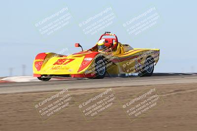 media/Oct-26-2025-CalClub SCCA (Sun) [[8ce1e69566]]/Group 6/Grapevine/